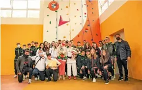  ?? ?? Giornata di festa al polo tecnico-scientific­o Brutium di Cosenza: l’inaugurazi­one dei campi di volley, tennis, football e della parete attrezzata per l’arrampicat­a.