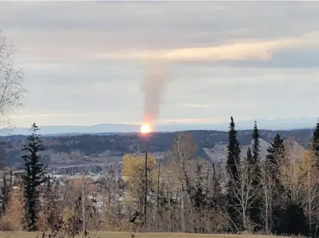  ?? THE CANADIAN PRESS ?? A pipeline operated by Enbridge has ruptured and sparked a massive fire about 13.5 kilometres north of Prince George.