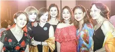  ??  ?? Gwen with her friends, Marilou Ong, Margie Lhuillier, Beth Go, Mariquita Yeung, Nora Montuerto and Tess Javier