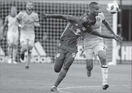  ?? [JOSHUA A. BICKEL/DISPATCH] ?? Crew midfielder Ricardo Clark, right, could start against the Union on Saturday in Wil Trapp’s absence.