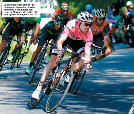  ??  ?? La onzième étape du Giro, disputée pour l’essentiel dans les Apennins, a conduit les coureurs de Florence à la petite ville de Bagno di Romagna.