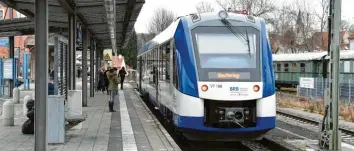  ?? Foto: Thorsten Jordan ?? Seit die Bayerische Regiobahn (BRB) mit ihren weiß-blauen Fahrzeugen den Betrieb auf den Nahverkehr­sstrecken ins Allgäu von der DB Regio übernommen hat, gab es immer wieder Ärger.