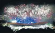  ?? REUTERS ?? ■ Fireworks lit the sky as curtains fall on Asian Games.