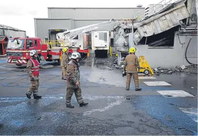  ?? Picture: Kim Cessford. ?? Crews at the scene at Quality Pork Limited on Montrose Road, Brechin.