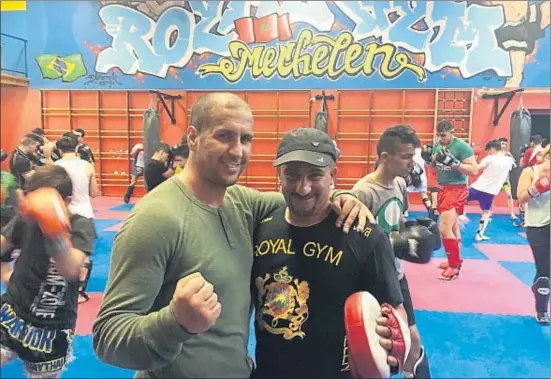  ?? BEA NAVARRO ?? Abdel y Mustafá en el Royal Gym de Malinas donde utilizan el boxeo para apartar a los jóvenes del radicalism­o islámico