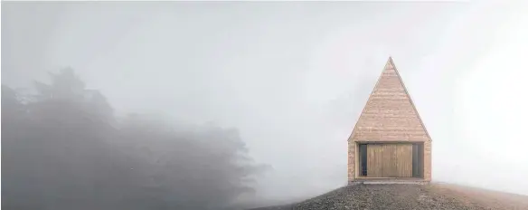  ?? FOTO: FLORIAN AICHER ?? In unserer kleinen Serie stellen wir Kapellen am Wegesrand vor. Wir beginnen in Vorarlberg mit der Kapelle Salgenreut­e .