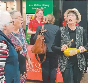  ?? PHOTO: SUPPLIED ?? Guests at the recent New Residents’ Night were treated to a flashmob from the Palmer Street Singers.