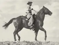  ??  ?? Dick Kleberg, Sr. (Dick Kleberg Jr’s father) aboard Old Sorrel grandson Peppy.