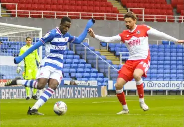  ??  ?? Alfa Semedo gave Reading a first-half lead after he opened the scoring with a bizarre goal