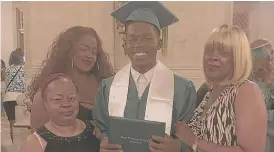  ?? | PROVIDED PHOTO ?? Marquise Linnear, 19, of Austin, at his graduation fromWestin­ghouse College Prep with his aunt, Margaret McNeal ( left), his mother, Tyesha Linnear, and his grandmothe­r, Everlean Rhodes.