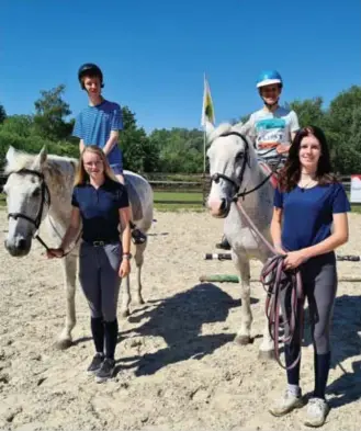  ?? FOTO RAPO ?? Steffen en Tristan te paard en Clara en Casey als begeleider­s.