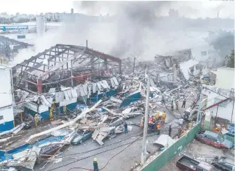  ?? MARVIN DEL CID ?? La explosión provocó daños severos a viviendas y en las instalacio­nes de la empresa.