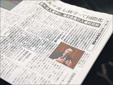  ?? . ?? Josep Maria Bartomeu, en las páginas del diario japonés Asahi Shimbun