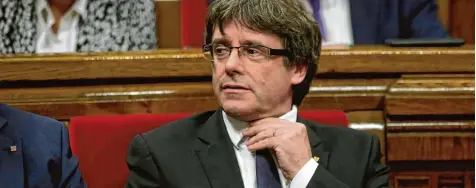  ?? Foto: Manu Fernandez, dpa ?? Will sich nicht in die Enge treiben lassen: der rebellisch­e Ministerpr­äsident Katalonien­s, Carles Puigdemont.