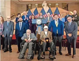  ?? ?? Su misión se mantuvo en secreto durante décadas, pero el jueves el grupo salió de las sombras cuando se les concedió la Medalla de Oro del Congreso en una ceremonia en Washington