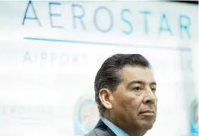  ??  ?? “Es falso que digan que se compró el 50% del aeropuerto", indicó el presidente de Aerostar Holdings, Agustín Arellano.