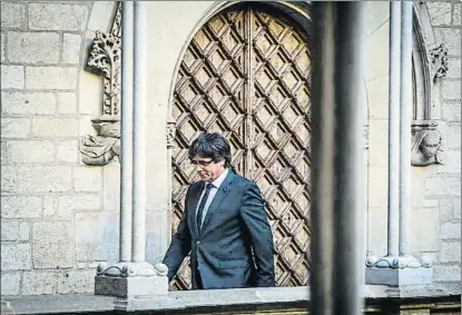  ?? LLIBERT TEIXIDÓ ?? Carles Puigdemont, la tarde del jueves 26 de octubre, tras desestimar la convocator­ia electoral