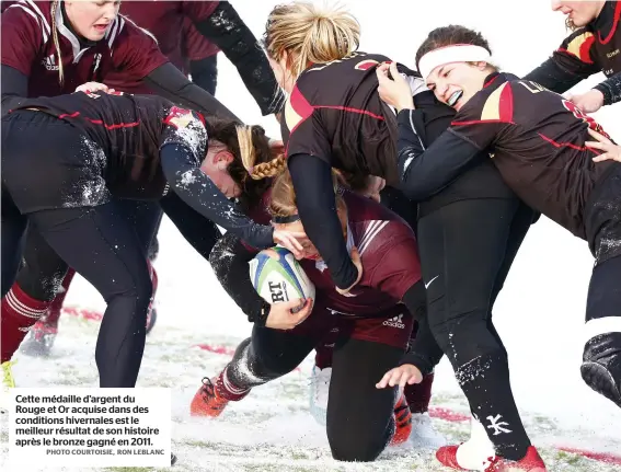  ?? PHOTO COURTOISIE, RON LEBLANC ?? Cette médaille d’argent du Rouge et Or acquise dans des conditions hivernales est le meilleur résultat de son histoire après le bronze gagné en 2011.