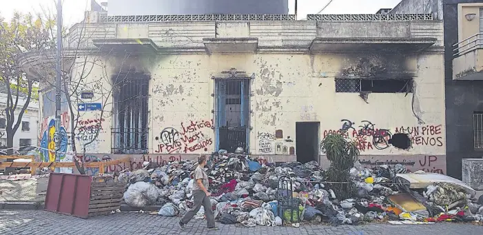  ?? Aníbal greco ?? Los restos del taller clandestin­o, que sufrió dos incendios