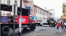  ?? ALBERT MARÍN ?? Salud anunció una acción legal más fuerte para evitar hechos como la acción de esta ‘tumbacocos’ cerca del San Juan de Dios.