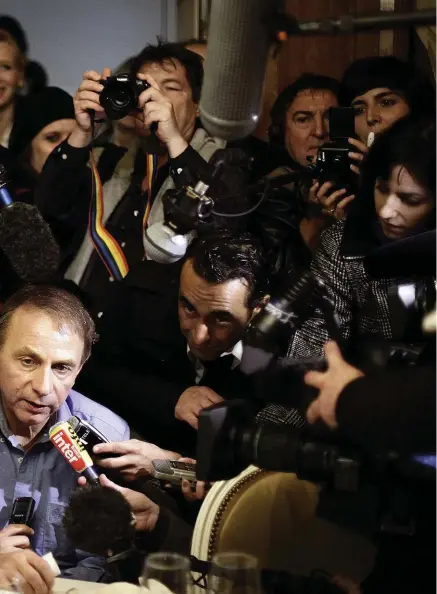  ?? Arkivbild: THIBAULT CAMUS ?? Houellebec­q tvingades leva under polisbesky­dd och anklagades för islamofobi. Leopard Förlag