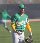  ?? PHOTO BY JOHN MEDINA ?? Oakland A’s pitcher Paul Blackburn participat­es in spring training exercises at Hohokam Stadium in Mesa, Arizona.