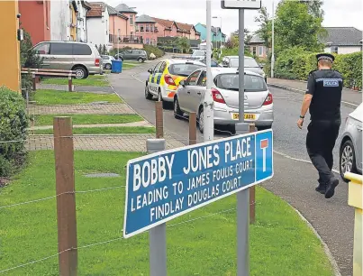  ?? Picture: Dougie Nicolson. ?? Police at the scene on Bobby Jones Place, St Andrews, in September 2016.