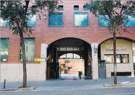  ?? LAURA FÍGULS / ACN ?? Cuartel de la Guardia Civil de la Travessera de Gràcia, en Barcelona