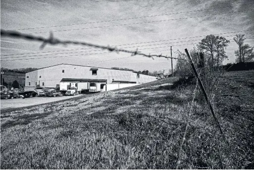  ?? CHARLES MOSTOLLER PHOTOS/THE NEW YORK TIMES ?? The meatpackin­g plant run by Southeaste­rn Provisions that was raided by Immigratio­n and Customs Enforcemen­t, in Bean Station, Tenn. on April 13.