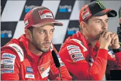  ??  ?? DISPUTA. Dovizioso y Lorenzo han vuelto a ‘chocar’ entre ellos.