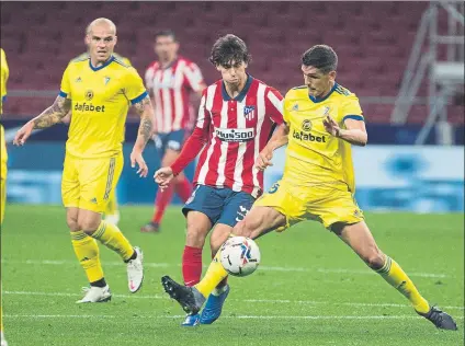  ?? FOTO: J.A.S. ?? Joao Félix se salió en el partido de la primera vuelta ante el cuadro gaditano, que se disputó en el Wanda Metropolit­ano