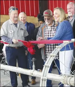  ?? DENNIS ANDERSON/SPECIAL TO THE VALLEY PRESS ?? Los Angeles County Supervisor Kathryn Barger (right) is joined by AV Rural Museum Chairman Giovanni Simi, Board Member Bill Rawlings, Lancaster Councilman Ken Mann and Vice Mayor Marvin Crist.