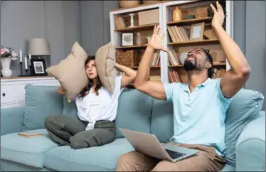  ?? ?? Le locataire est tenu d’avoir pour les personnes habitant la maison les égards qui leur sont dus.