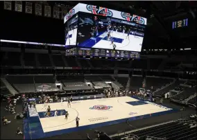  ?? DARRON CUMMINGS - THE ASSOCIATED PRESS ?? West Virginia and Gonzaga play during the first half of an NCAA college basketball game, Wednesday, Dec. 2, 2020, in Indianapol­is. Gonzaga was scheduled to play Baylor but the game was cancelled due to COVID.