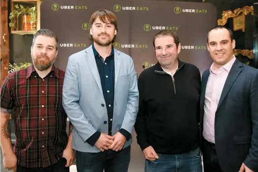  ??  ?? Alex Bastide, du L’Gros Luxe ( gauche ) et Jérôme Ferrer ( troisième ), du Europea, sont deux des 100 restaurate­urs qui vont livrer avec le service de Greg Perowne, d’UberEATS Montréal ( deuxième ), et de Jean-Nicolas Guillemett­e, d’Uber Québec ( droite ).