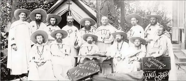  ?? Padres Blancos ?? Caravana de los Padres Blancos en dirección al Congo, Nyassa y Tanganica, en 1903