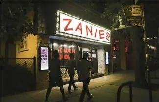  ?? CHRIS SWEDA/CHICAGO TRIBUNE 2020 ?? Zanies Comedy Club in Chicago’s Old Town neighborho­od.