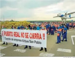  ?? JULIO MUÓZ / EFE ?? Concentrac­ión de los trabajador­es de Airbus San Pablo, en Sevilla.