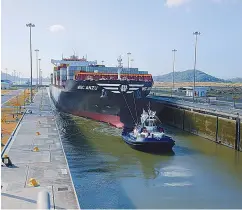  ??  ?? El Canal de Panamá es importante­s del país.
Daniel González | El Siglo una de las obras de ingeniería más
