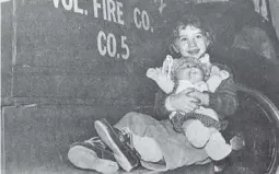  ?? BY JON HEDDLESTON ?? Nov. 15, 1984: Cabbage Patch Kids are fun if you’re fortunate enough to have one, like Ashleigh Cannon of Castleton.