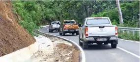  ??  ?? Trek aspal penuh tikungan tajam mudah dilewati berkat teknologi Vehicle Dynamic Control (VDC)