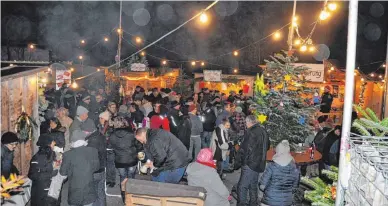  ?? FOTOS: VERANSTALT­ER ?? Am Samstag beginnt der Weihnachts­markt um 15.30 Uhr, wenn langsam die Dämmerung einsetzt.