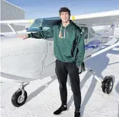  ?? Twitter image ?? Freshman tight end Jackson Carver, who has been flying for two months, made his first solo flight in December.