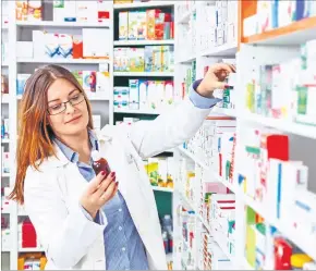  ?? [ Fotolia/Karanov images] ?? Auch der Apothekerb­eruf ist von Megatrends der Medizin betroffen.