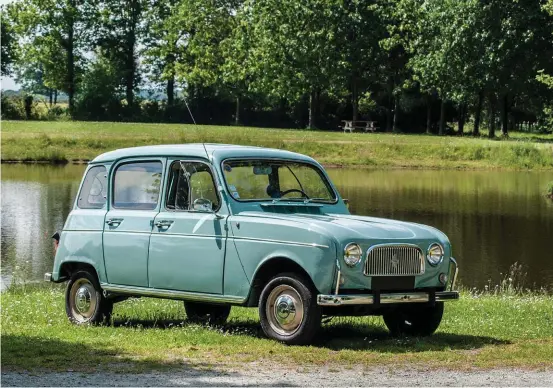  ?? Bilder: ROBERT LAGERSTRÖM ?? Modellen 4L, som presentera­des på bilmässan i Frankfurt 1961, blev en folkbil av stora mått.