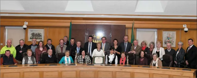  ?? Photo by Domnick Walsh ?? BELOW: Listowel Tidy Towns as they received a special civic reception facilitate­d by then Mayor of Kerry Norma Foley.