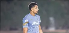  ?? /TWITTER S. URUGUAYA. ?? Ronald Araujo habría adelantado su rehabilita­ción para jugar la Copa del Mundo con la ‘Celeste’.