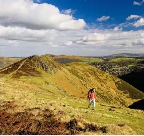  ??  ??  MEANDER ON THE MYND The distinctiv­e humps and bumps of the Long Mynd characteri­se the second half of our skyline trail.