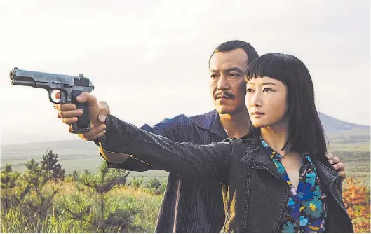  ??  ?? La protagonis­ta es la actriz Zhao Tao, esposa en la vida real del director y con quien llevó a cabo múltiples películas.