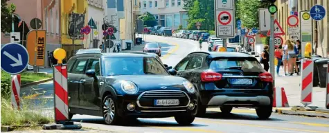  ?? Foto: Bernd Hohlen ?? Viele Diskussion­en gibt es um diese Verkehrsfü­hrung am Klinkerber­g.